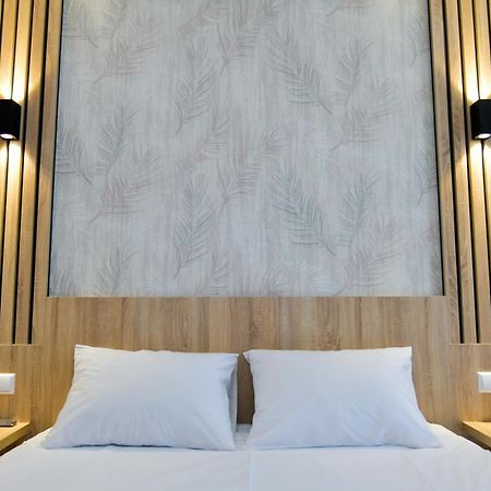Euro Hotel Koetaisi Buitenkant foto