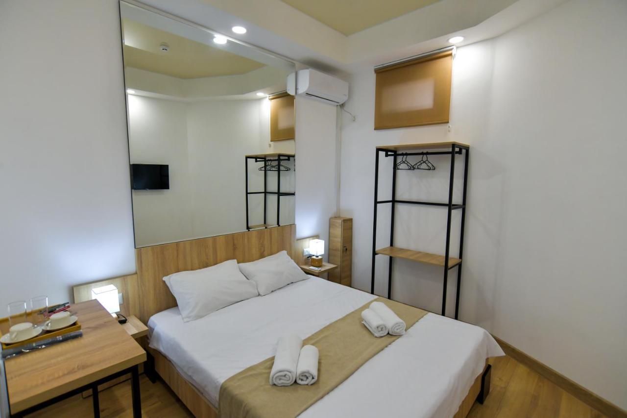 Euro Hotel Koetaisi Buitenkant foto