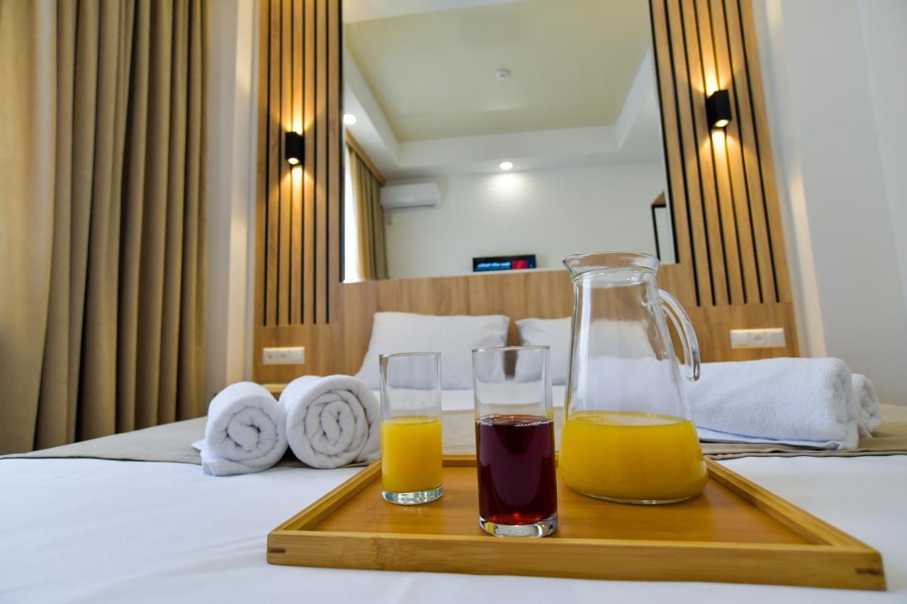 Euro Hotel Koetaisi Buitenkant foto