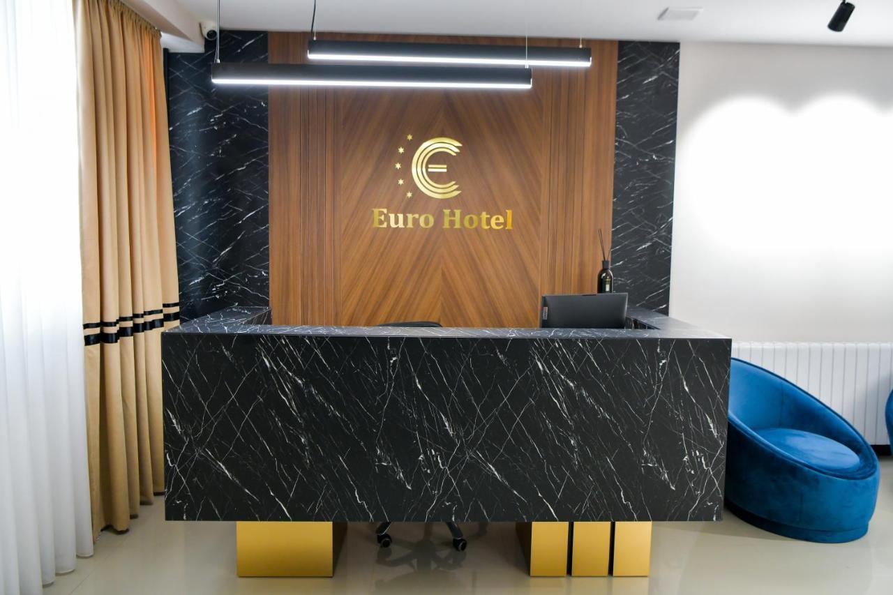 Euro Hotel Koetaisi Buitenkant foto