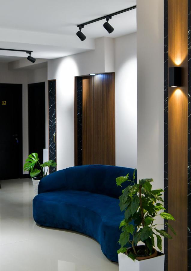 Euro Hotel Koetaisi Buitenkant foto