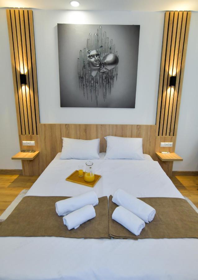 Euro Hotel Koetaisi Buitenkant foto