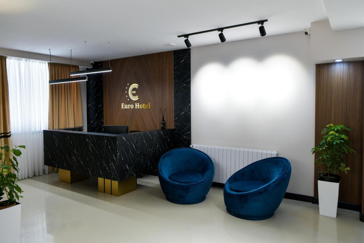 Euro Hotel Koetaisi Buitenkant foto