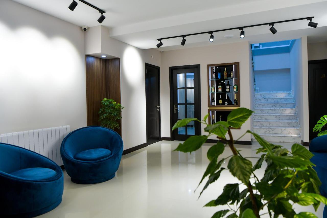 Euro Hotel Koetaisi Buitenkant foto