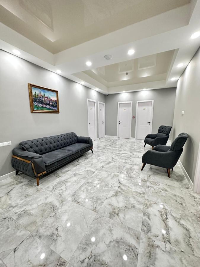 Euro Hotel Koetaisi Buitenkant foto